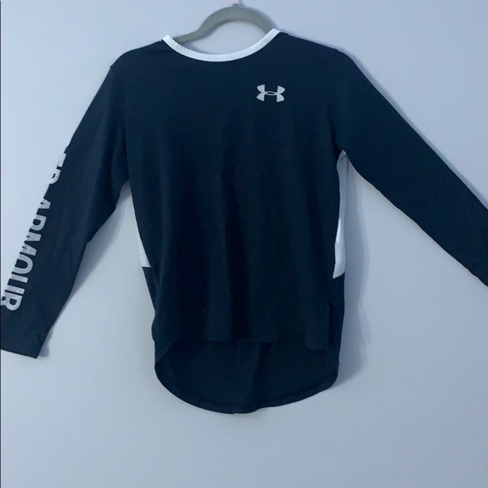 Black long sleeve tee